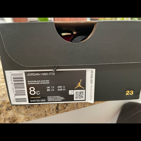 Jordan 1 Mid - Picture 2 of 4